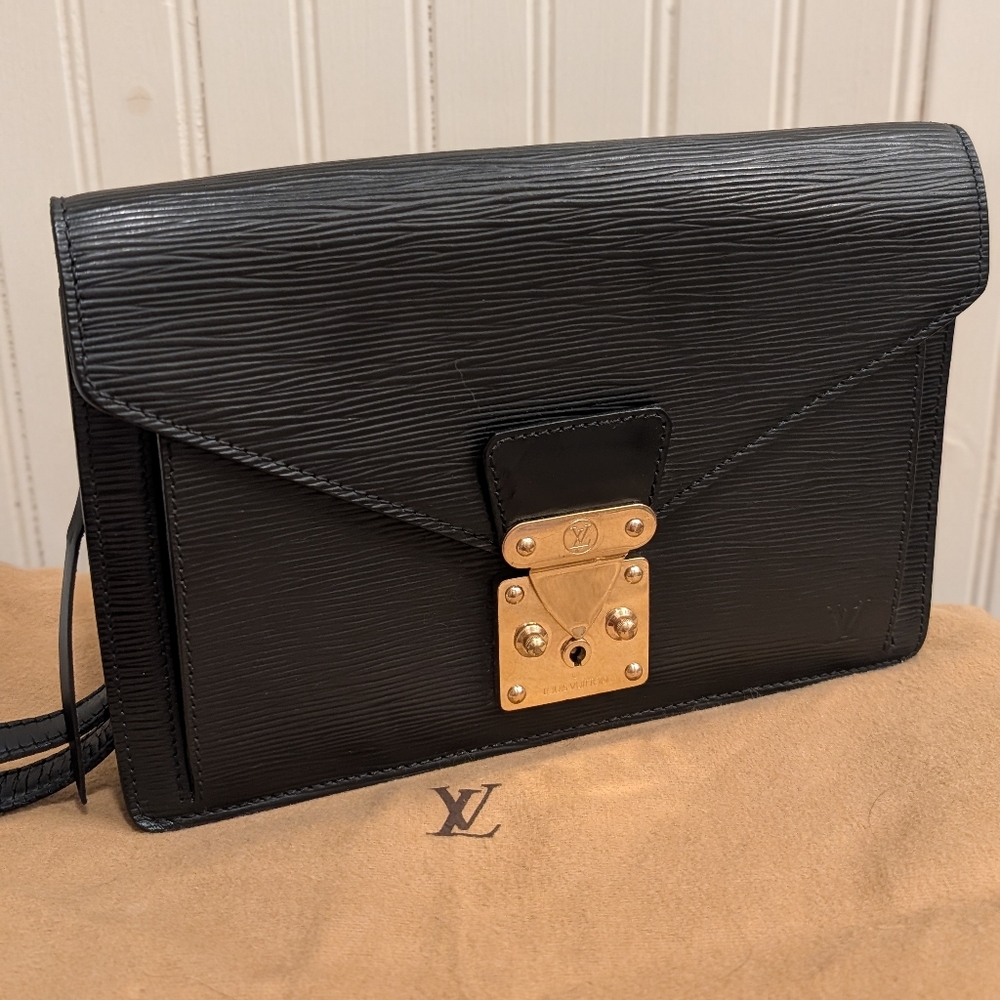 LOUIS VUITTON Epi Pochette Sellier Dragonne Clutch Auth Incl Key, COA & Dust Bag